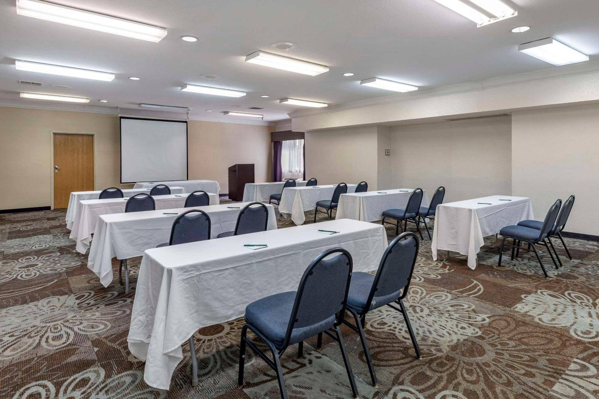 Quality Inn & Suites Denver Airport - Gateway Park Aurora Extérieur photo