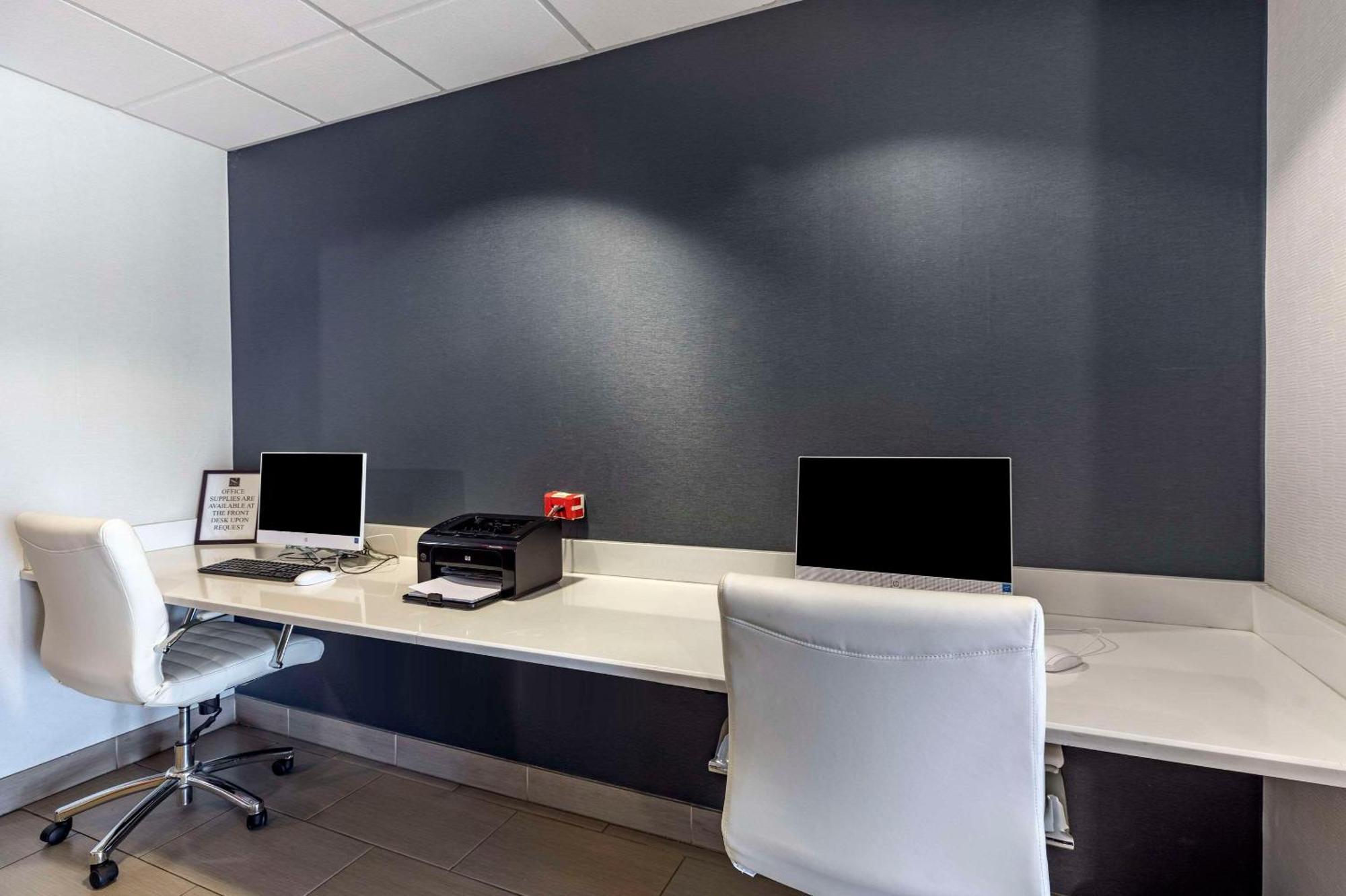 Quality Inn & Suites Denver Airport - Gateway Park Aurora Extérieur photo