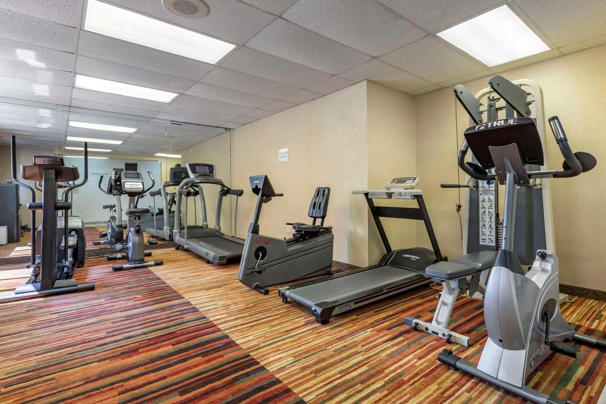 Quality Inn & Suites Denver Airport - Gateway Park Aurora Extérieur photo